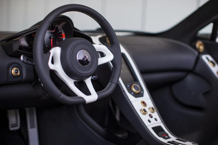 Торпедо McLaren MSO 650S Spyder Al Sahara 79 2015 года  (фото 11 из 11)